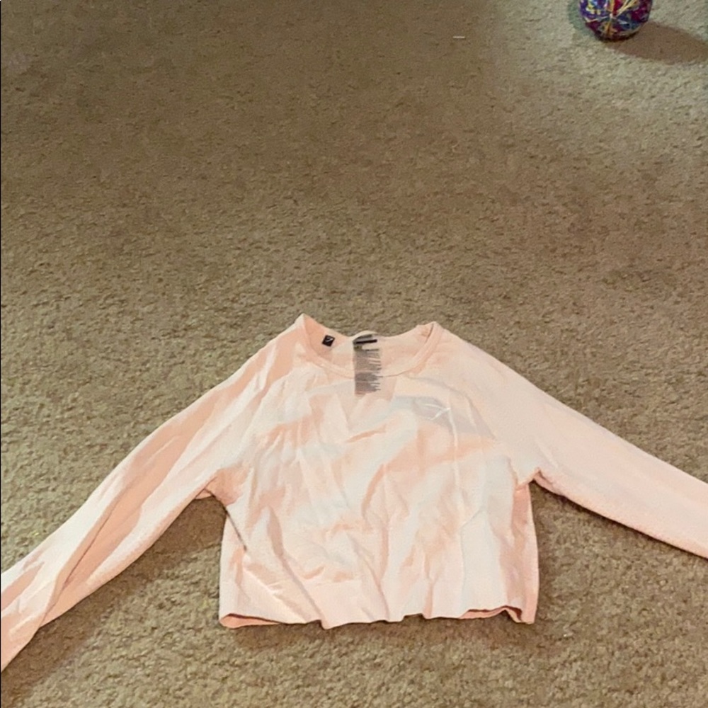 Gymshark baby pink crop top